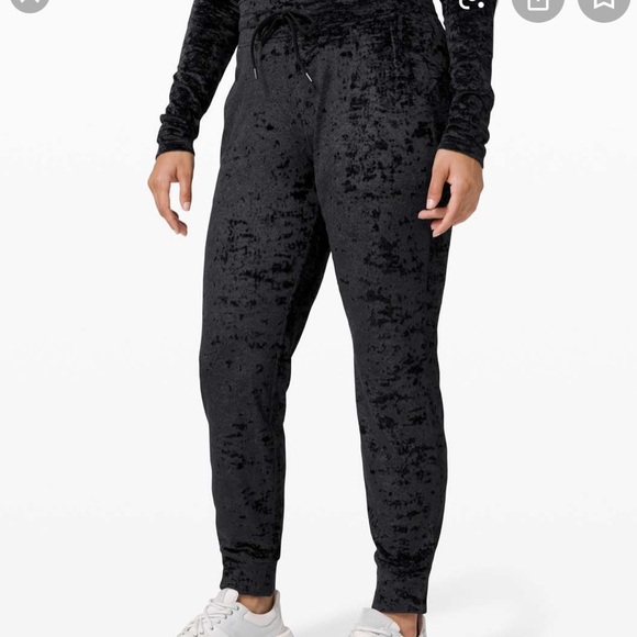 lululemon Ready to Crush Jogger - Picture 1 of 5